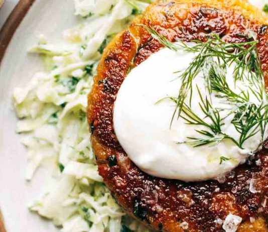 Yummy Salmon Burgers with Slaw Recipe