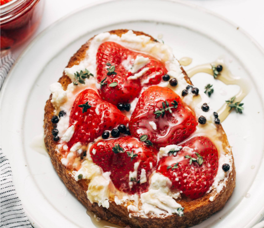 Pickled Strawberries Recipe – Pinch of Yum